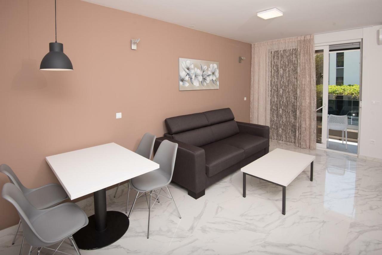 Apartments Adriatic Подстрана Екстериор снимка