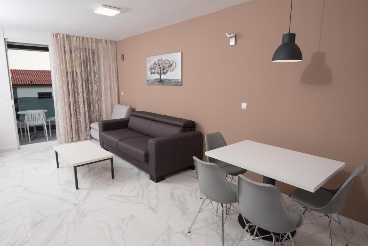 Apartments Adriatic Подстрана Екстериор снимка