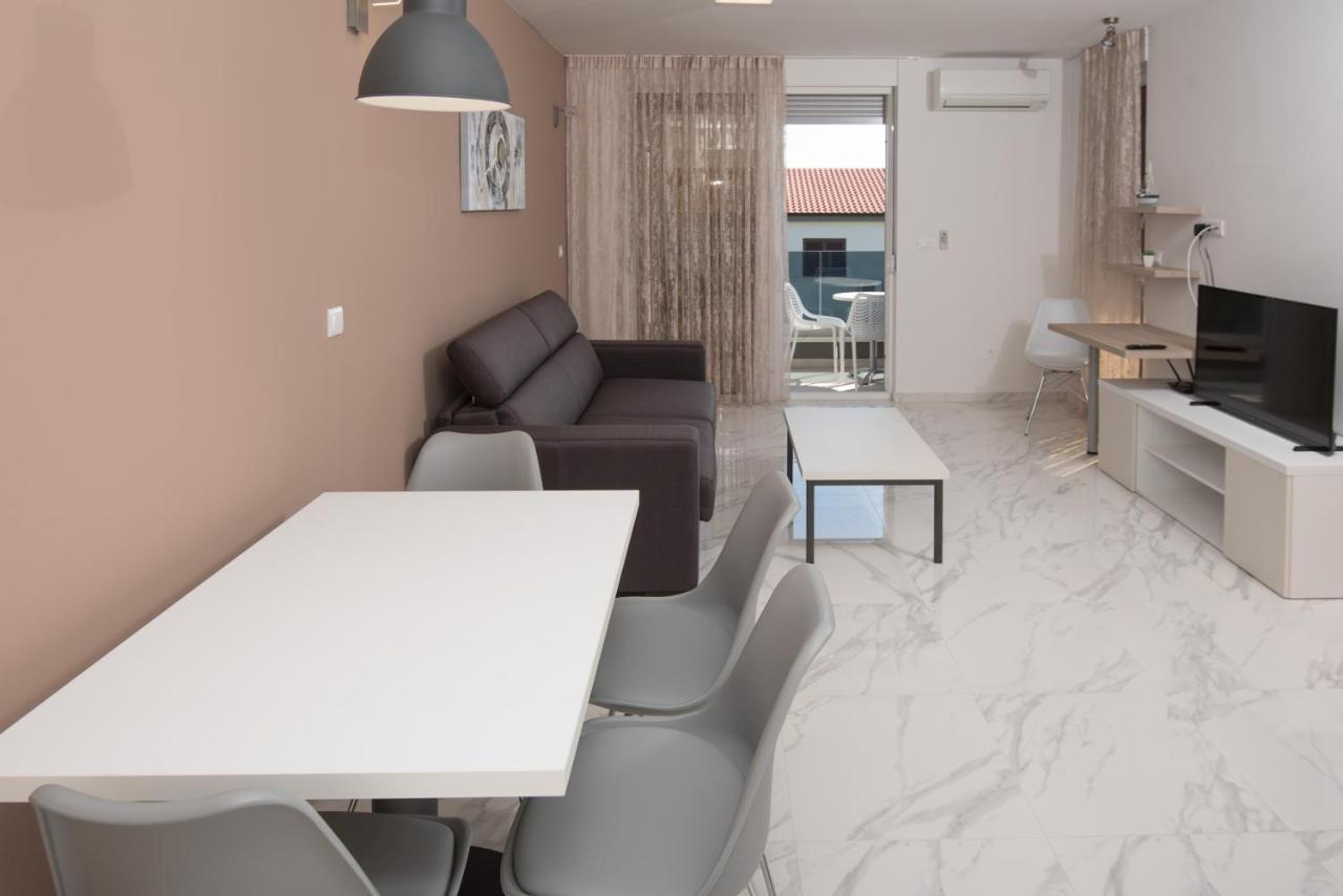 Apartments Adriatic Подстрана Екстериор снимка