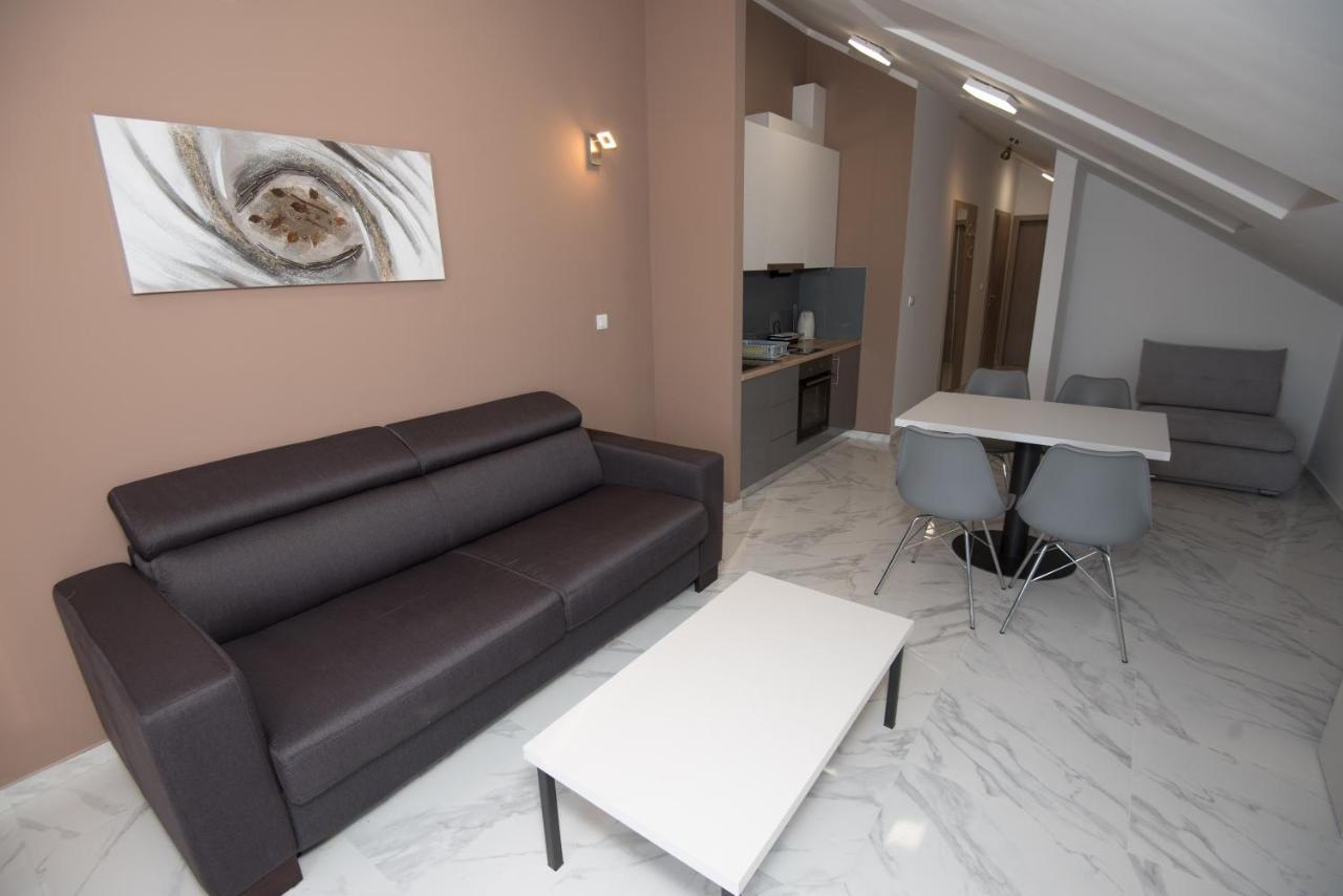Apartments Adriatic Подстрана Екстериор снимка
